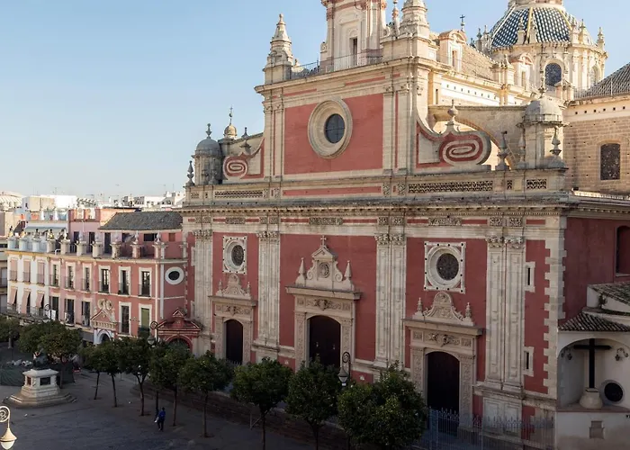 Behouse Plaza Del Salvador